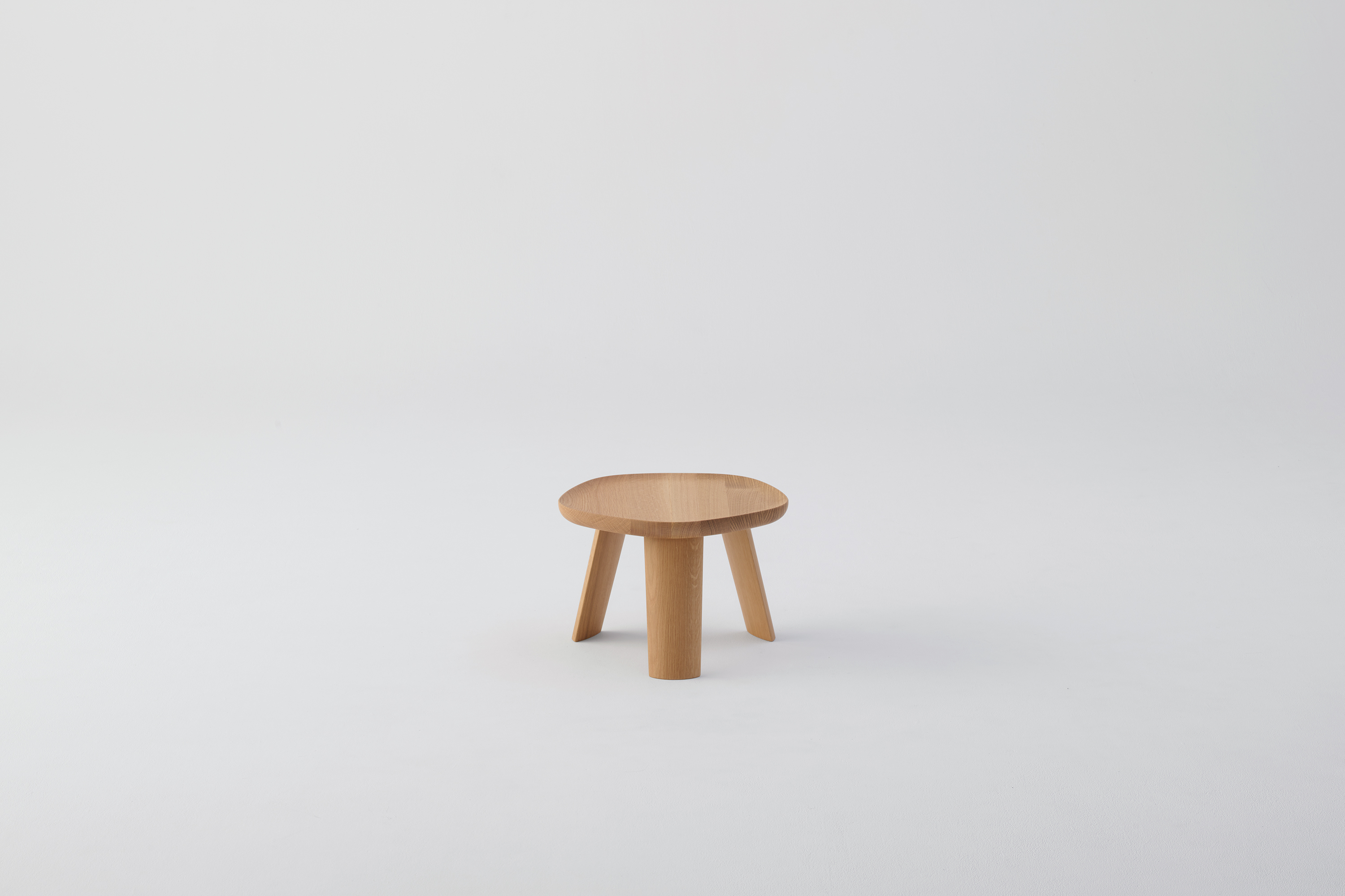 10 Hinode Side Table Oak 01
